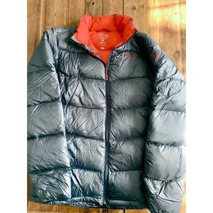 Men’s Mountain Hardwear down puffy jacket